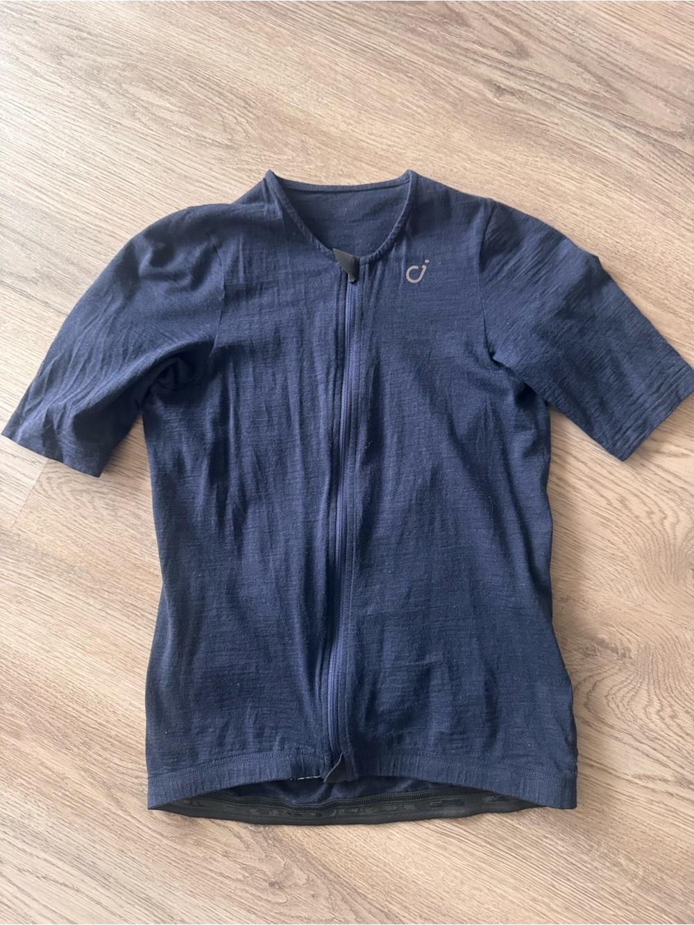 Velocio Women's CONCEPT Merino Jersey in Navy